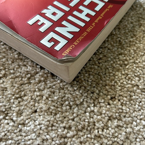*SOLD* The Hunger Games and Catching Fire, Paperback Books - Picture 8 of 8